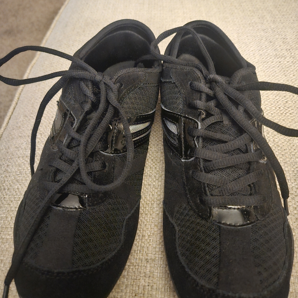 Cheeks Barefoot Black Women's Sneakers Sz. 9 New